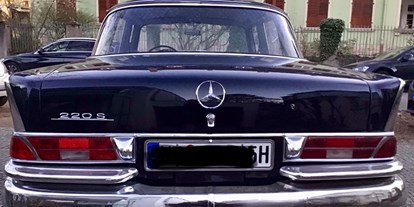 Hochzeitsauto-Vermietung - PLZ 65931 (Deutschland) - Mercedes 220s, Bj. 1965, Dunkelblaue Limosine