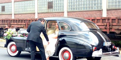 Hochzeitsauto-Vermietung - Farbe: Gelb - Pontiac Torpedo - Hochzeitsauto.NRW
