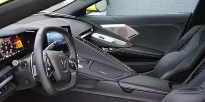 Hochzeitsauto-Vermietung - Chauffeur: Chauffeur buchbar - Chevrolet Corvette C8