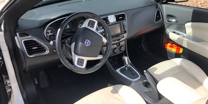 Hochzeitsauto-Vermietung - Antrieb: Benzin - Lancia Flavia Cabrio, weiss
Cockpit - Lancia Flavia Cabrio weiss