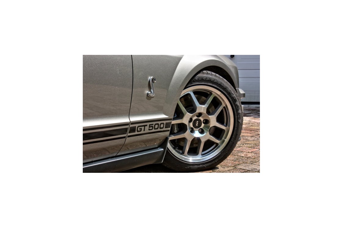 Hochzeitsauto: Shelby GT500 - Shelby GT500 von Autovermietung Ing. Alfred Schoenwetter