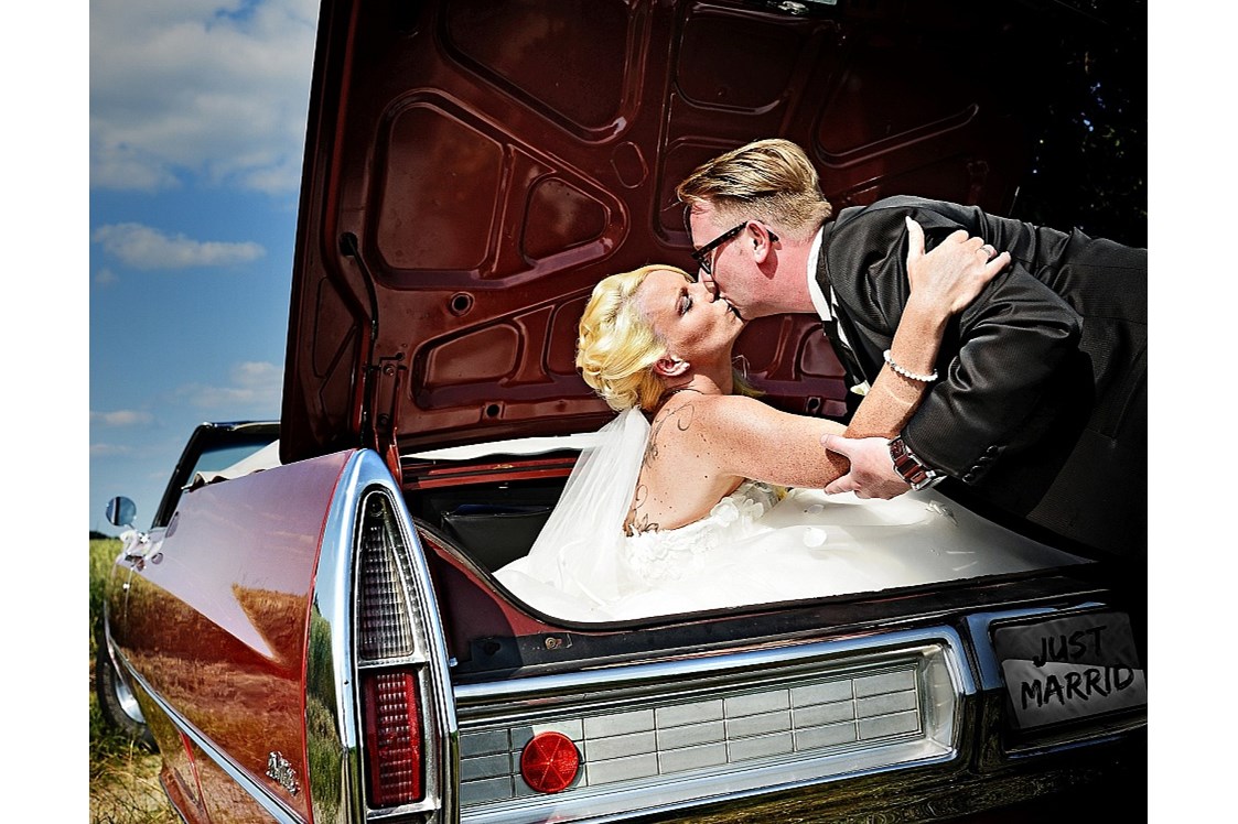 Hochzeitsauto: Cadillac Cabrio von hinten - Cadillac Cabrio von Dreamday with Dreamcar - Nürnberg