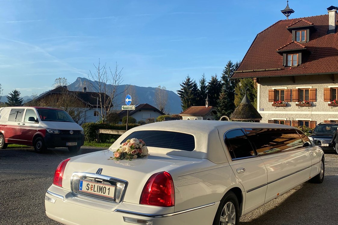 Hochzeitsauto: Lincoln Town Car von Amadeus Limousines