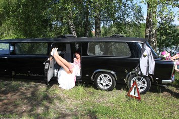 Hochzeitsfahrt-Angebot: Foto-Spass mit der Trabbi Limo - Trabi-XXL Trabant Stretchlimousine