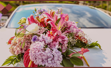Blumenpracht am Hochzeitsauto: Tipps und Tricks für eine stilvolle Dekoration - hochzeits-auto.info