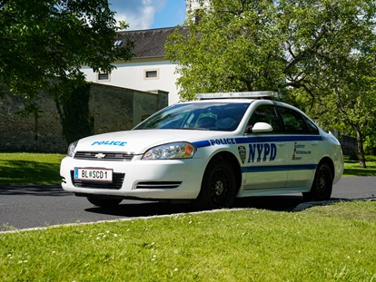 Hochzeitsauto-Vermietung - Farbe: Weiß - Ebergassing - Chevrolet Impala NYPD Police Car