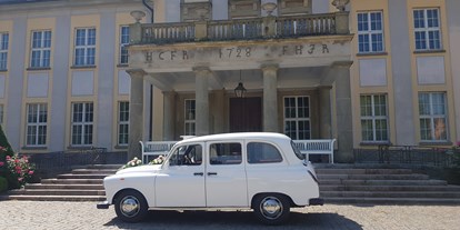 Hochzeitsauto-Vermietung - Art des Fahrzeugs: Oldtimer - PLZ 20359 (Deutschland) - London Taxi in schneeweiss