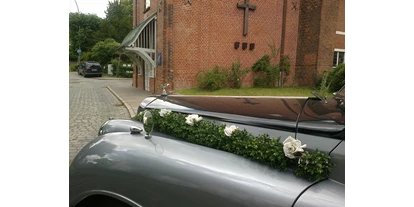 Hochzeitsauto-Vermietung - Art des Fahrzeugs: Oberklasse-Wagen - PLZ 20459 (Deutschland) - Bentley 1959, silber-schwarz