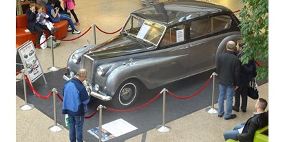 Hochzeitsauto-Vermietung - Farbe: Silber - PLZ 20257 (Deutschland) - Bentley 1959, silber-schwarz