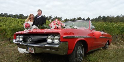 Hochzeitsauto-Vermietung - Chauffeur: nur mit Chauffeur - PLZ 97659 (Deutschland) - Romantisches US Cabriolet als Hochzeitsauto - Buick Skylark Cabrio von bluesmobile4you