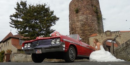 Hochzeitsauto-Vermietung - Farbe: Rot - Strahlungen - Romantisches US Cabriolet als Hochzeitsauto - Buick Skylark Cabrio von bluesmobile4you
