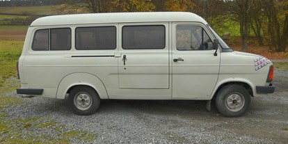 Hochzeitsauto-Vermietung - Farbe: Weiß - PLZ 97724 (Deutschland) - Ford Transit von bluesmobile4you - Ford Transit von bluesmobile4you