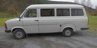 Hochzeitsauto-Vermietung - Farbe: Weiß - PLZ 97535 (Deutschland) - Ford Transit von bluesmobile4you - Ford Transit von bluesmobile4you