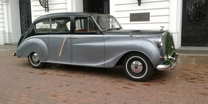 Hochzeitsauto-Vermietung - Einzugsgebiet: international - PLZ 20459 (Deutschland) - Bentley 1959, silber-schwarz