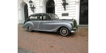 Hochzeitsauto-Vermietung - Marke: Bentley - PLZ 20459 (Deutschland) - Bentley 1959, silber-schwarz