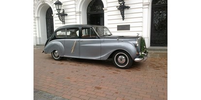 Hochzeitsauto-Vermietung - Marke: Bentley - PLZ 22529 (Deutschland) - Bentley 1959, silber-schwarz