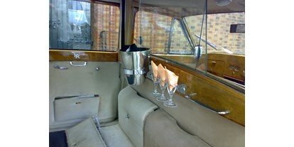 Hochzeitsauto-Vermietung - Chauffeur: nur mit Chauffeur - PLZ 22143 (Deutschland) - Bentley 1959, silber-schwarz