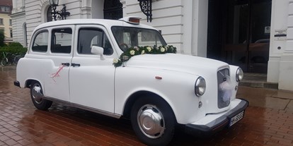 Hochzeitsauto-Vermietung - Farbe: Weiß - PLZ 22143 (Deutschland) - London Taxi in schneeweiss