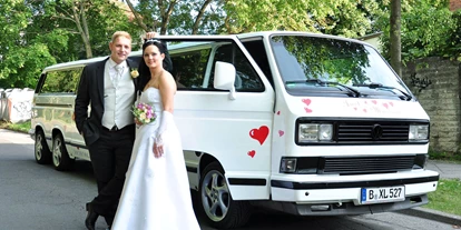 Hochzeitsauto-Vermietung - Tiere erlaubt - Großziethen - VW T3 Bulli Superstretchlimousine als tolles und einmaliges Hochzeitsauto - VW T3 Bulli Limousine von Trabi-XXL