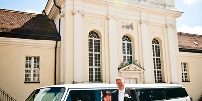 Hochzeitsauto-Vermietung - Farbe: Weiß - Dahlewitz - Der Hochzeits-Bulli, unsere riesige VW T3 Limousine - VW T3 Bulli Limousine von Trabi-XXL