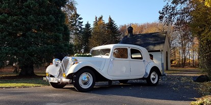 Hochzeitsauto-Vermietung - Art des Fahrzeugs: Oldtimer - Kürten - Citroen 11 CV weiß von Hollywood Limousinen-Service