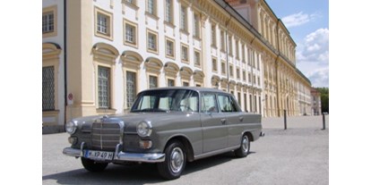 Hochzeitsauto-Vermietung - Versicherung: Vollkasko - Gröbenzell - Mercedes Benz 230 Heckflosse von Classic Roadster München