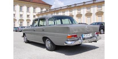 Hochzeitsauto-Vermietung - Chauffeur: Chauffeur buchbar - Aschheim - Mercedes Benz 230 Heckflosse von Classic Roadster München