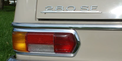 Hochzeitsauto-Vermietung - Farbe: Beige - Aschheim - Mercedes Benz 280 SE 4.5 von Classic Roadster München