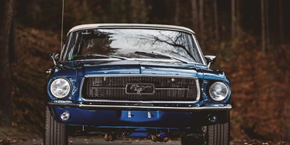 Hochzeitsauto-Vermietung - Farbe: Blau - Schleifreisen - yellowhummer Ford Mustang Oldtimer