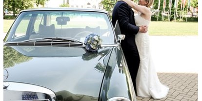Hochzeitsauto-Vermietung - Farbe: Grün - Kissenbrück - Mercedes-Benz 280 SE von THULKE classic
