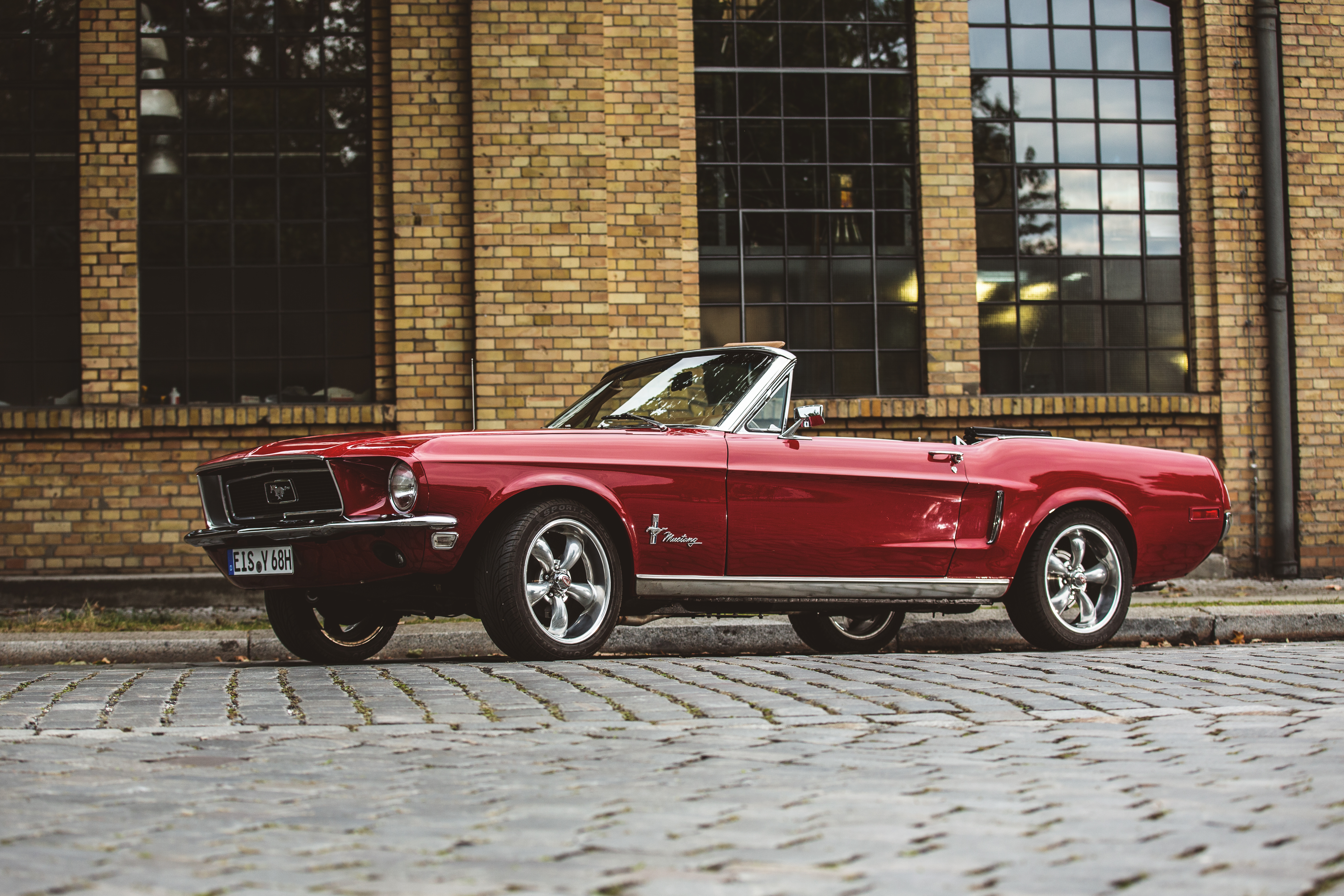 Hochzeitsauto - yellowhummer Ford Mustang Oldtimer