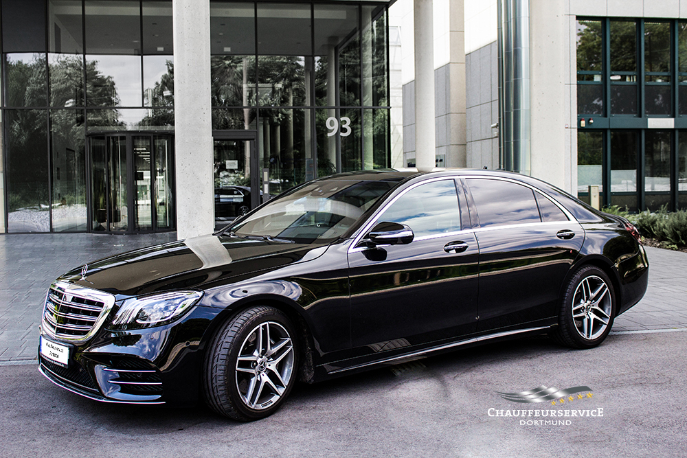 Hochzeitsauto - Mercedes Benz S350 L vom Chauffeurservice-Dortmund Front und Seite - Mercedes Benz S-Klasse S350 L 