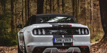 Hochzeitsauto-Vermietung - Versicherung: Teilkasko - Schkölen - yellowhummer - Ford Mustang GT V8