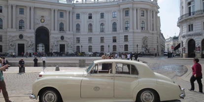 Hochzeitsauto-Vermietung - Marke: Rolls Royce - Oberhausen (Groß-Enzersdorf) - Rolls Royce Silver Cloud I in der Wiener Innenstadt. - Rolls Royce Silver Cloud I - Dr. Barnea