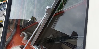 Hochzeitsauto-Vermietung - Farbe: Weiß - Wolfpassing (Zeiselmauer-Wolfpassing) - VW Bulli Fenster Bus T1 Baujahr 1966, 9 Sitze  - VW Fenster Bus T1 Bulli von Dr. Georg Schratzenthaller 