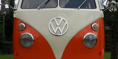 Hochzeitsauto-Vermietung - Farbe: Rot - Königstetten - VW Bulli Fenster Bus T1 Baujahr 1966, 9 Sitze  - VW Fenster Bus T1 Bulli von Dr. Georg Schratzenthaller 