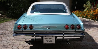 Hochzeitsauto-Vermietung - Farbe: Blau - Chevrolet Impala Bj.65 - Chevrolet Impala Bj. 65 von Autovermietung Ing. Alfred Schoenwetter