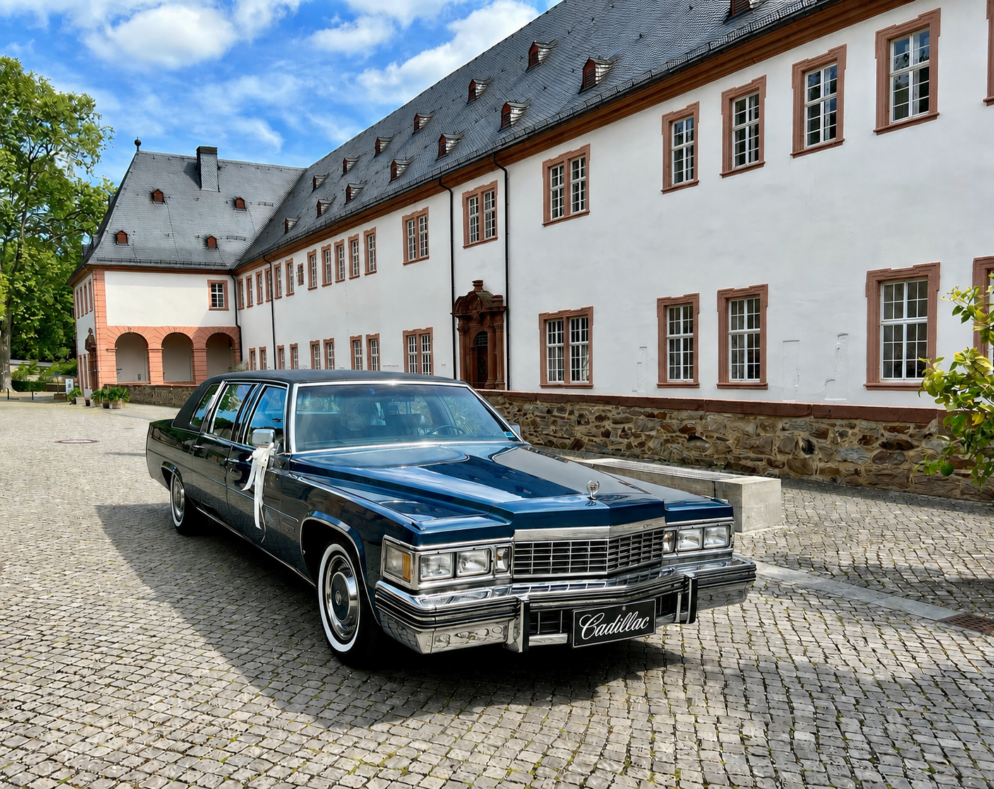 Hochzeitsauto-Vermietung: 1977 Cadillac Fleetwood Formal Limousine