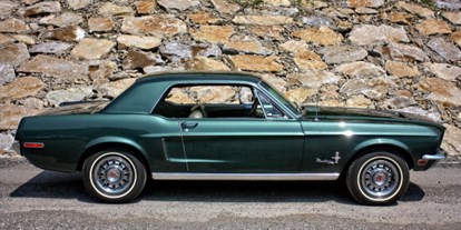 Hochzeitsauto-Vermietung - Marke: Ford - Manzing (Altlengbach) - Ford Mustang Hardtop 289 Bj. 68 - Ford Mustang Hardtop Bj. 68 von Autovermietung Ing. Alfred Schoenwetter