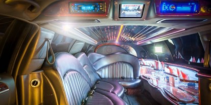 Hochzeitsauto-Vermietung - Farbe: Weiß - Menden - Luxus Lincoln Town Car Stretchlimousine