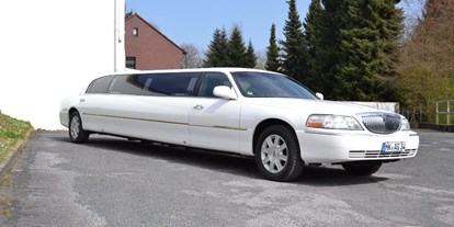 Hochzeitsauto-Vermietung - Farbe: Weiß - Sauerland - Luxus Lincoln Town Car Stretchlimousine