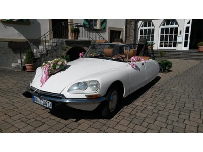 Hochzeitsauto-Vermietung - Farbe: Weiß - PLZ 76694 (Deutschland) - Citroen DS Cabrio "Die Göttin"
