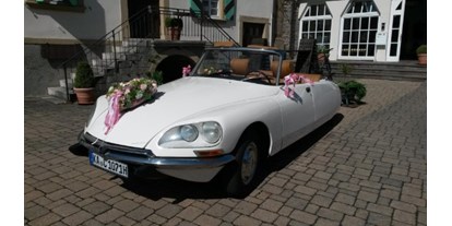 Hochzeitsauto-Vermietung - Versicherung: Vollkasko - Citroen DS Cabrio "Die Göttin"