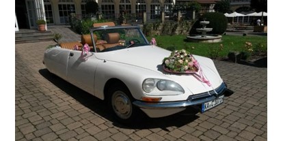 Hochzeitsauto-Vermietung - Farbe: Weiß - Citroen DS Cabrio "Die Göttin"