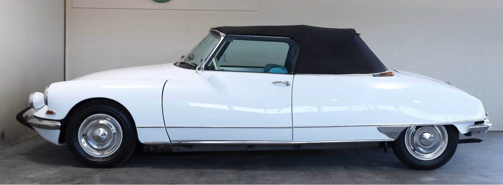Hochzeitsauto-Vermietung: DS mit geschlossenem Verdeck - Traumcabrio Citroen DS
