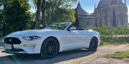 Hochzeitsauto-Vermietung - Farbe: Weiß - Wien Hernals - Ford Mustang GT Cabrio V8