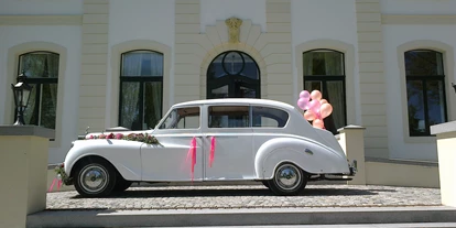 Hochzeitsauto-Vermietung - Antrieb: Benzin - PLZ 20459 (Deutschland) - Rolls Royce weiss