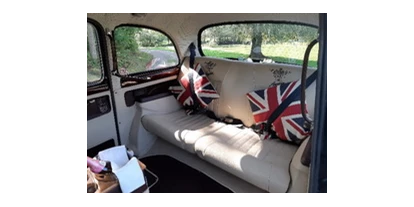 Hochzeitsauto-Vermietung - Tiere erlaubt - PLZ 20459 (Deutschland) - London Taxi in schwarz mit weisser Ausstattung - London Taxi Oldtimer