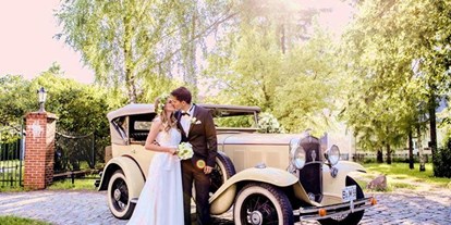 Hochzeitsauto-Vermietung - Farbe: Beige - Chevrolet de Luxe Cabrio 1931