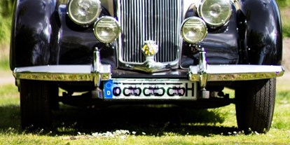 Hochzeitsauto-Vermietung - Farbe: Weiß - Region Schwaben - Hochzeitsauto - Oldtimer Riley RME - der englische Klassiker